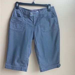 Gray capris size 4 petite